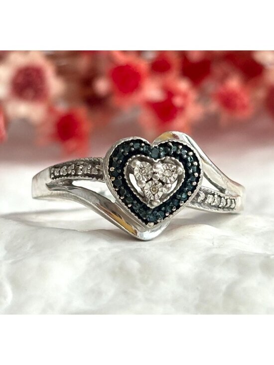 Jewelry - Bypass Shank Heart Shaped CZ Gemstone Sterling Silver 925 Vintage Ring - sz 9.75
